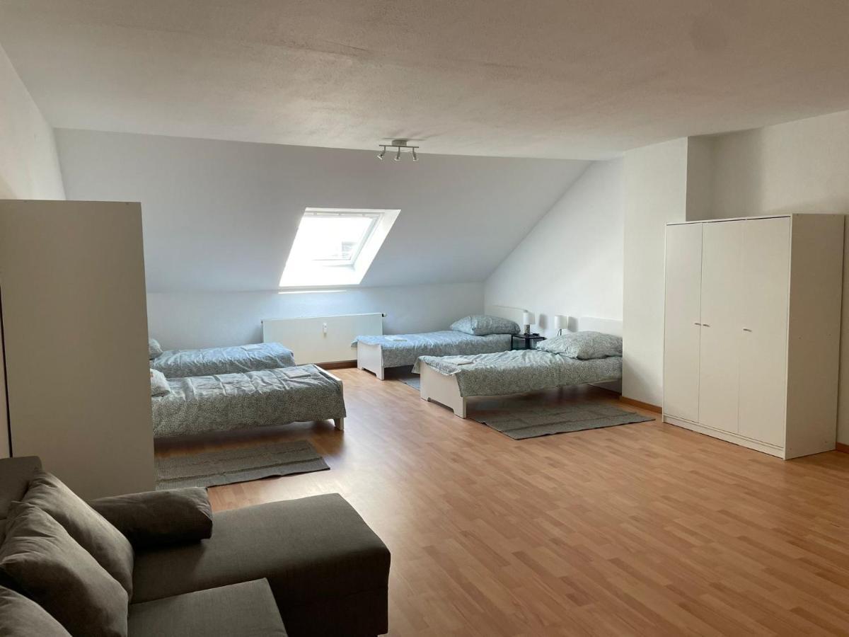 Moeblierte Wohnungen Fuer Monteure Und Arbeiter Saarbrücken Buitenkant foto